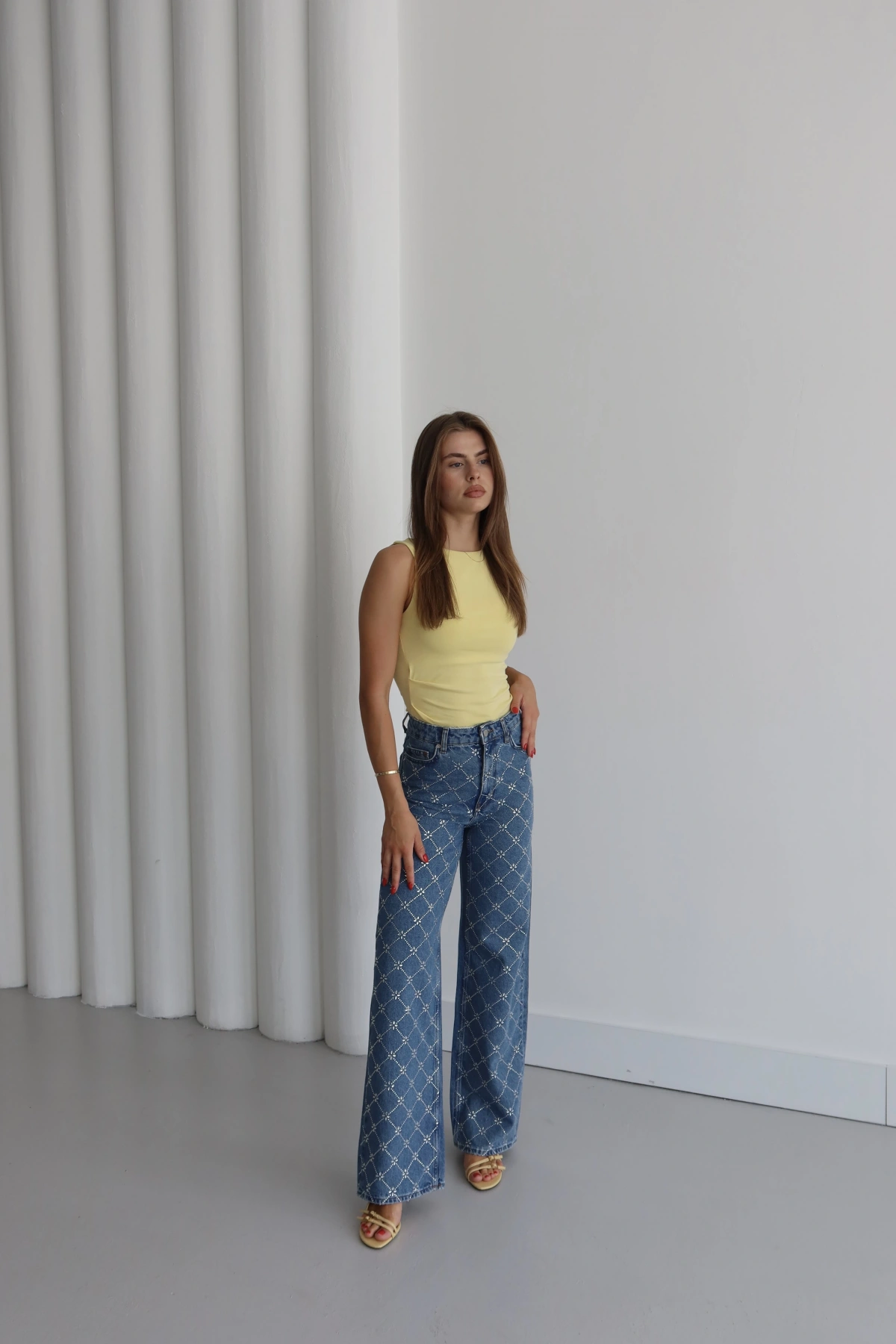 Desenli Taş Detaylı Pantolon