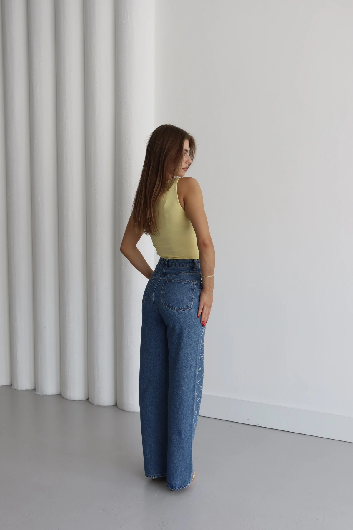 Desenli Taş Detaylı Pantolon