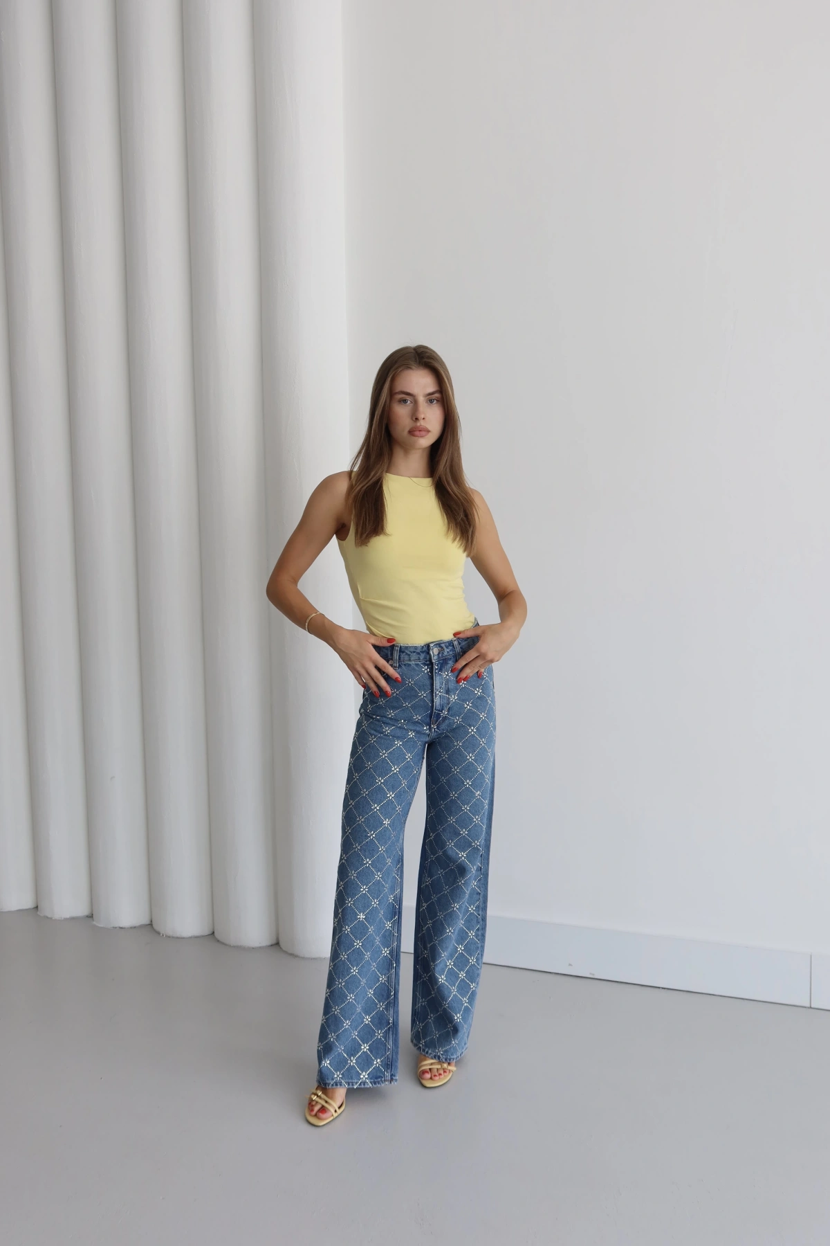 Desenli Taş Detaylı Pantolon