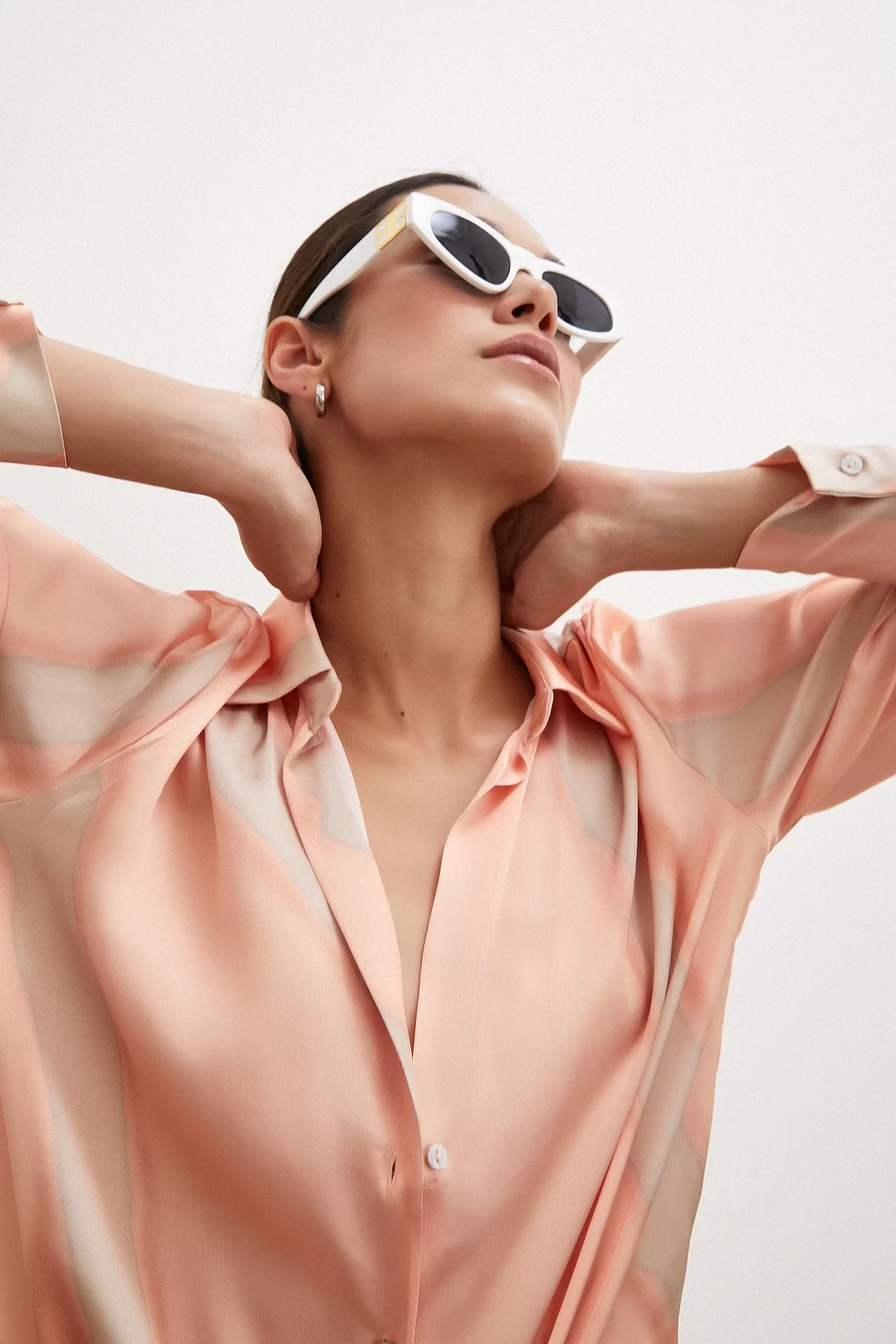 Desenli V Yaka Saten Gömlek Somon