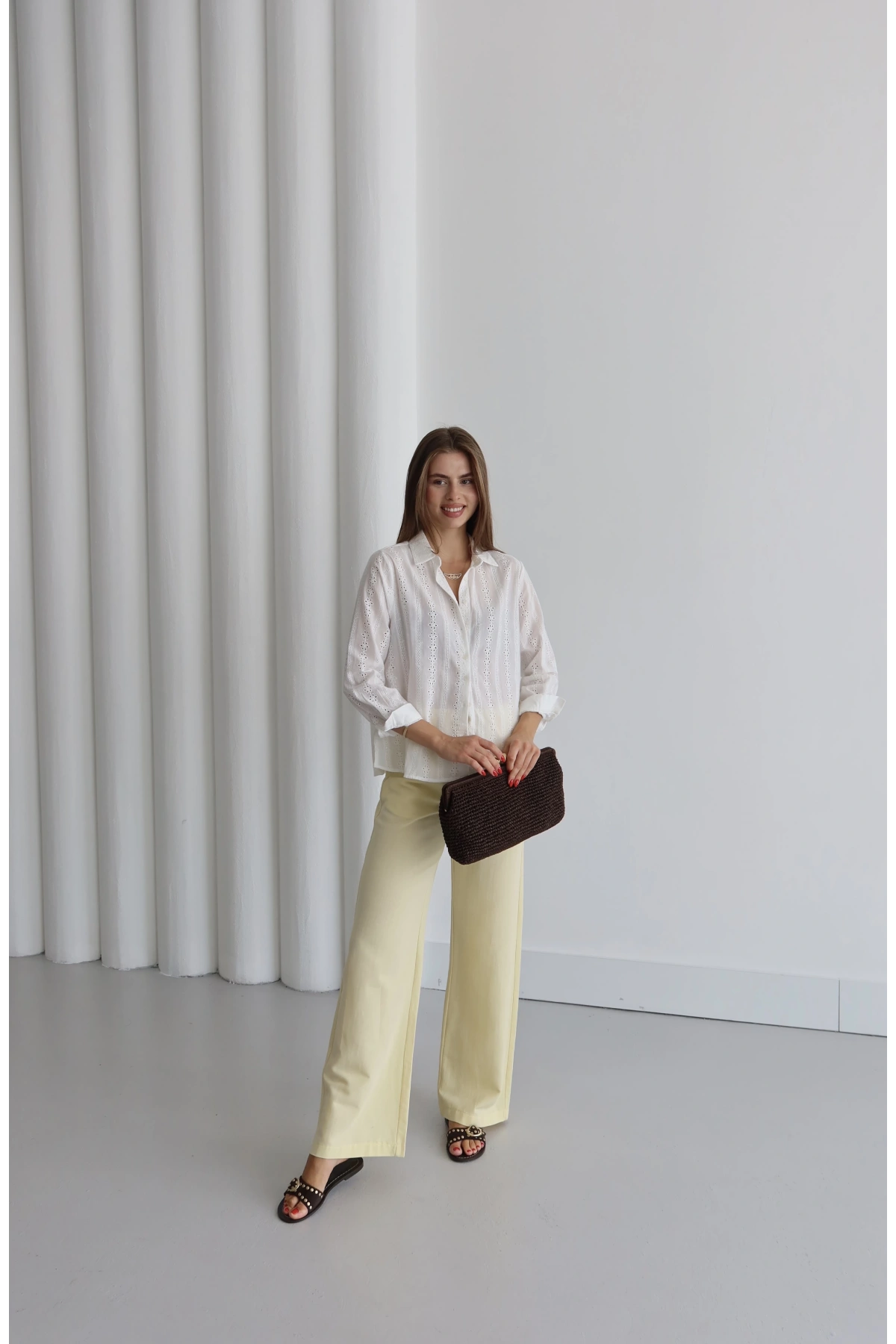 Fisto İşlemeli Gömlek Beyaz