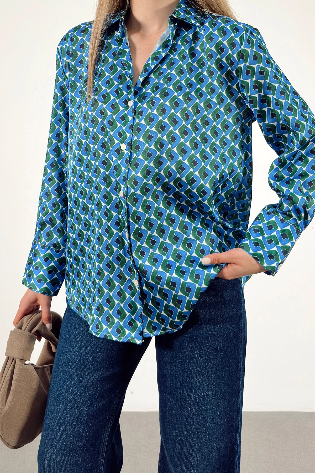 Geometrik Desenli Saten Gömlek Mavi