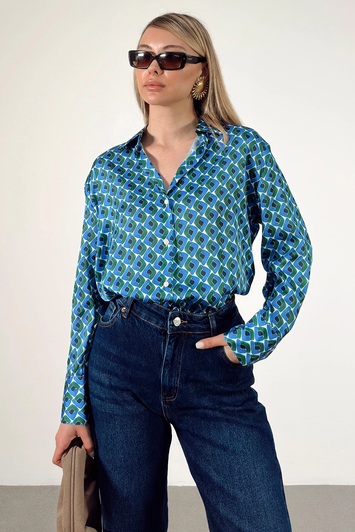 Geometrik Desenli Saten Gömlek Mavi