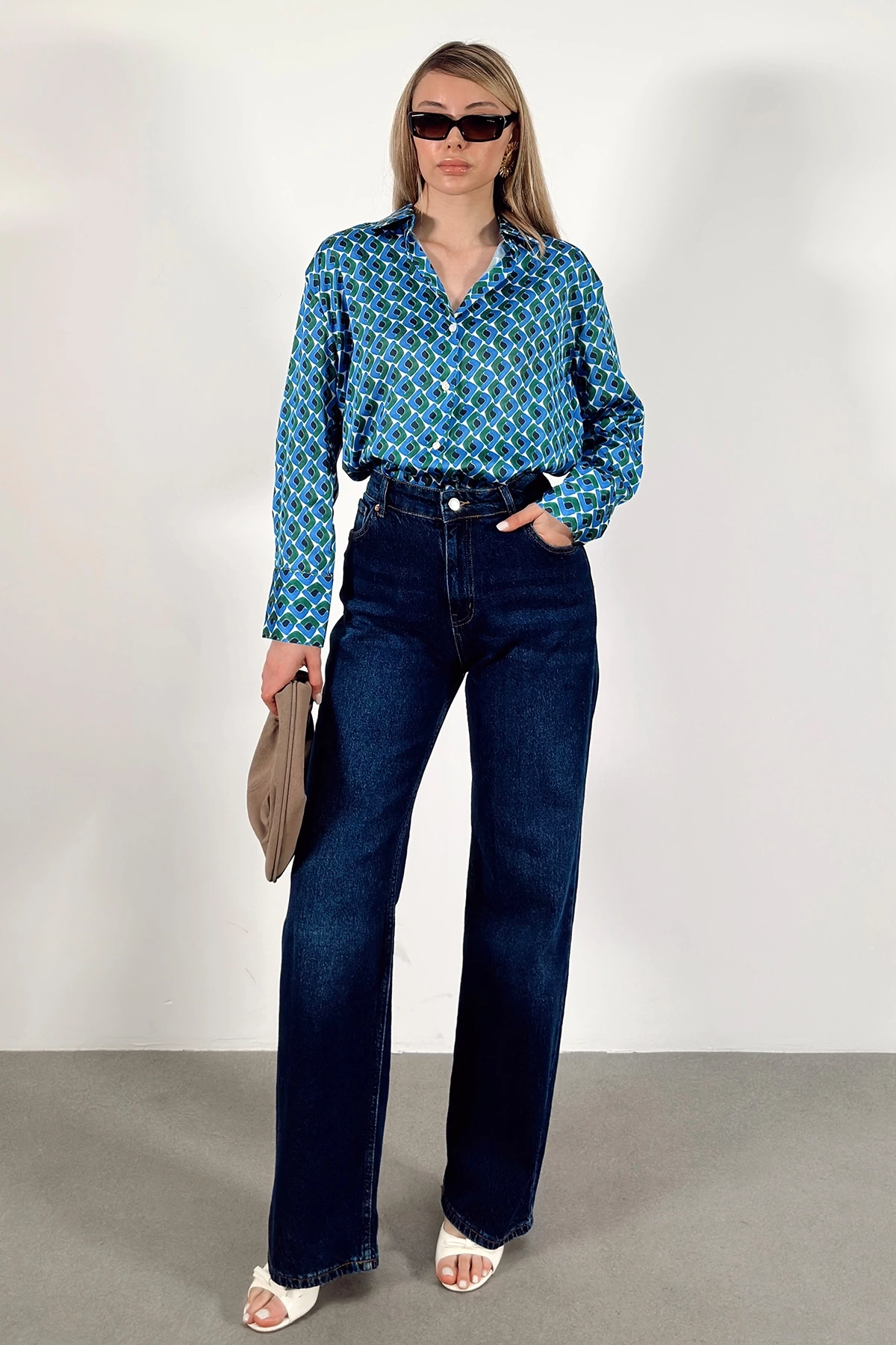 Geometrik Desenli Saten Gömlek Mavi