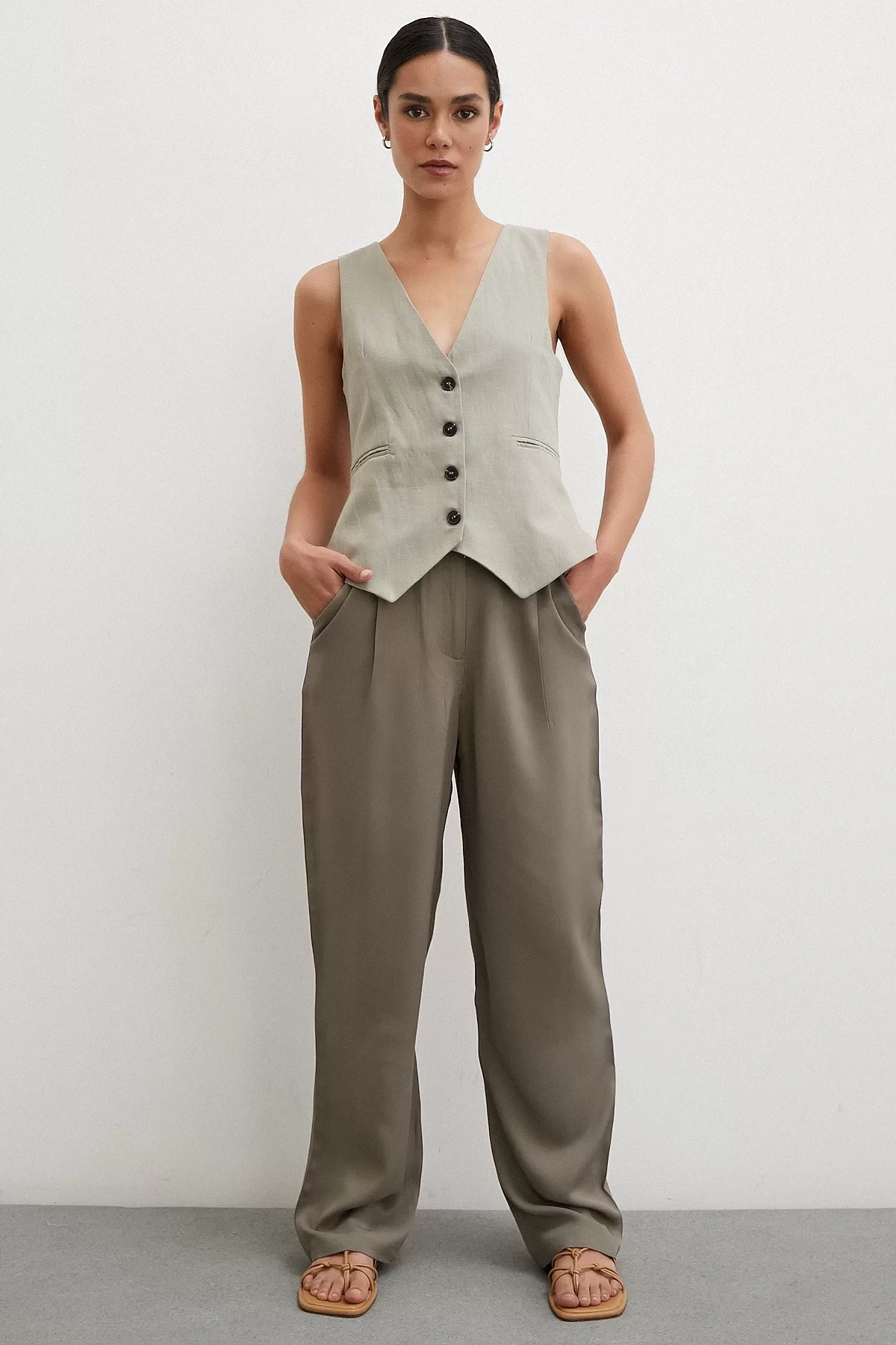 Kemer Detaylı Klasik Pantolon Haki