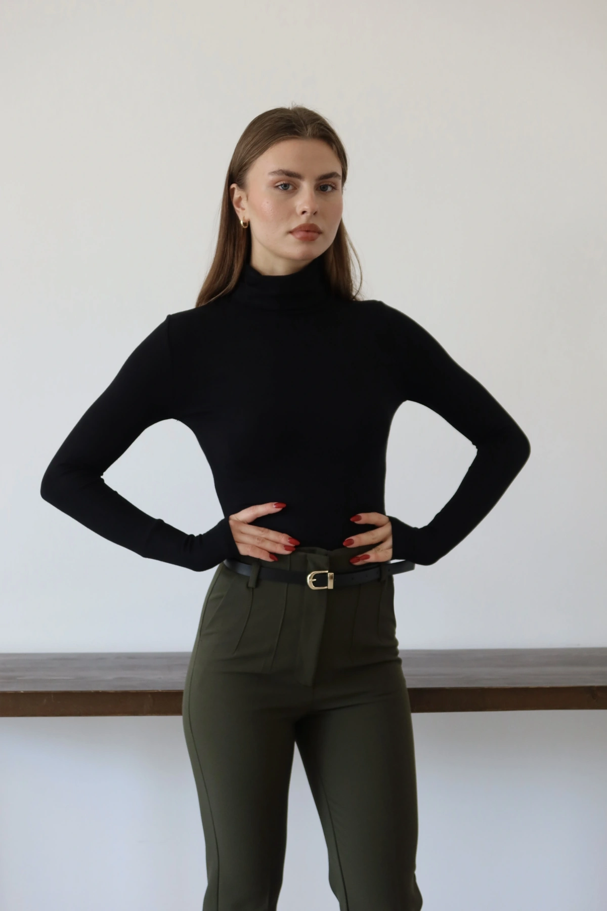 Kolu Yırtmaçlı Balıkçı Yaka T-shırt Siyah