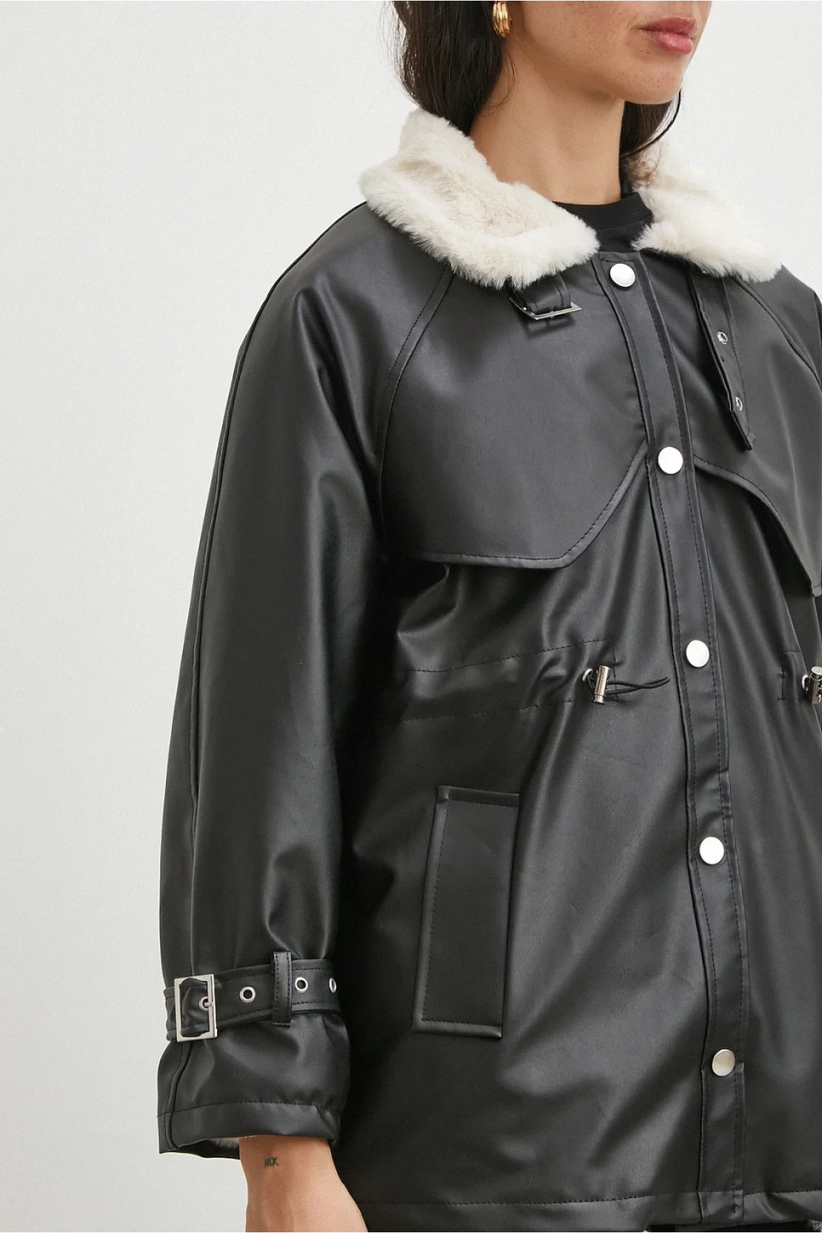 Kürklü Yaka Detaylı Deri Ceket Siyah