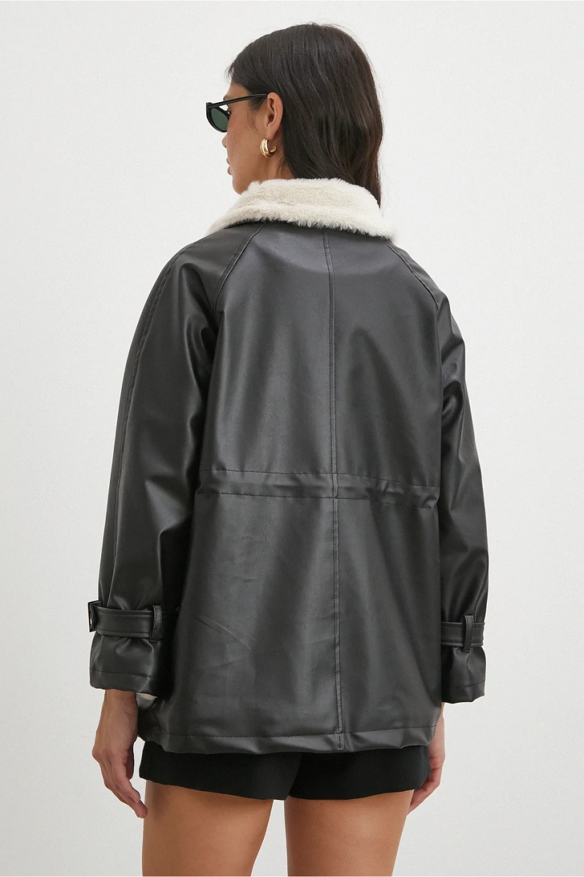 Kürklü Yaka Detaylı Deri Ceket Siyah