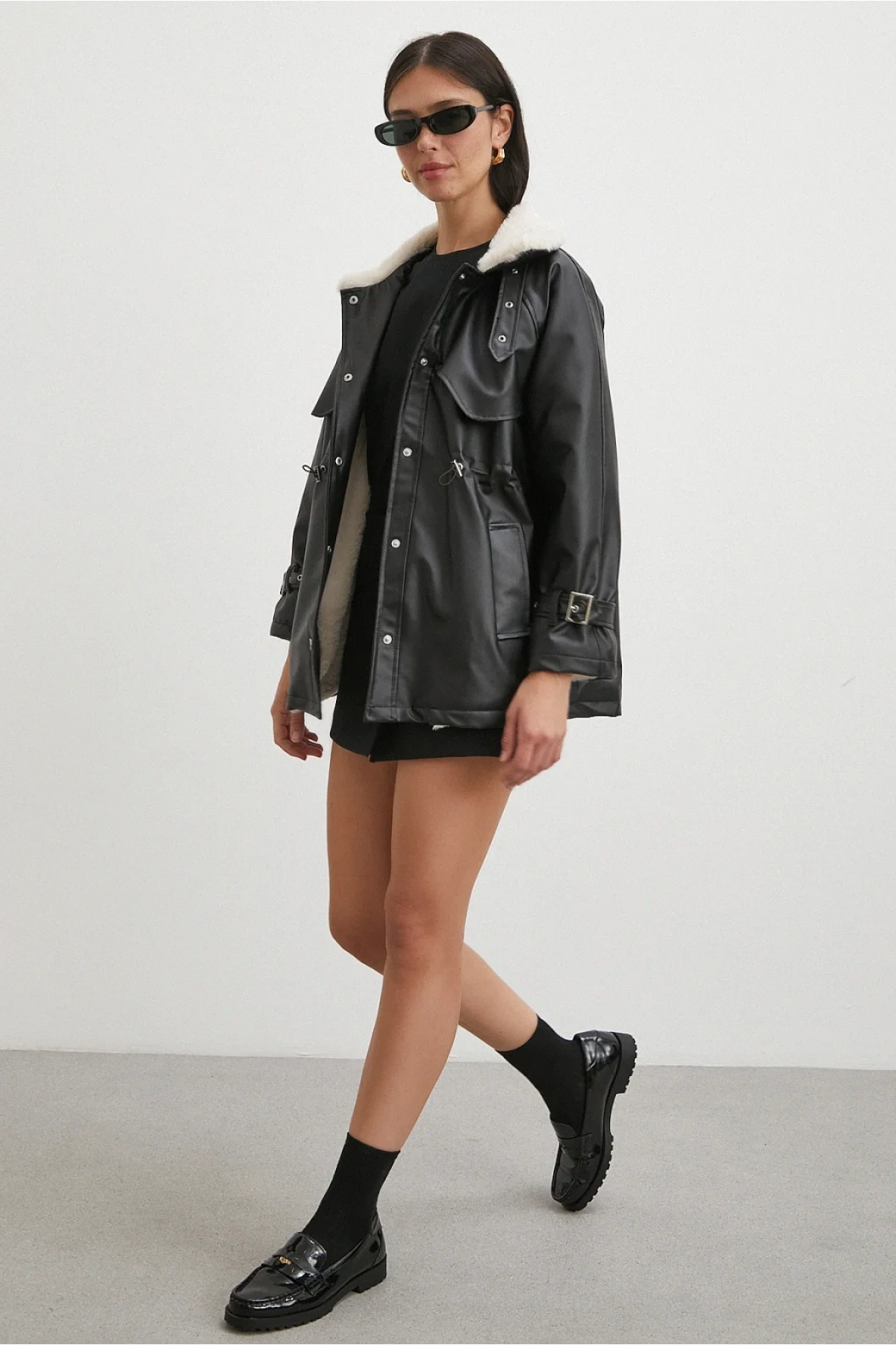 Kürklü Yaka Detaylı Deri Ceket Siyah