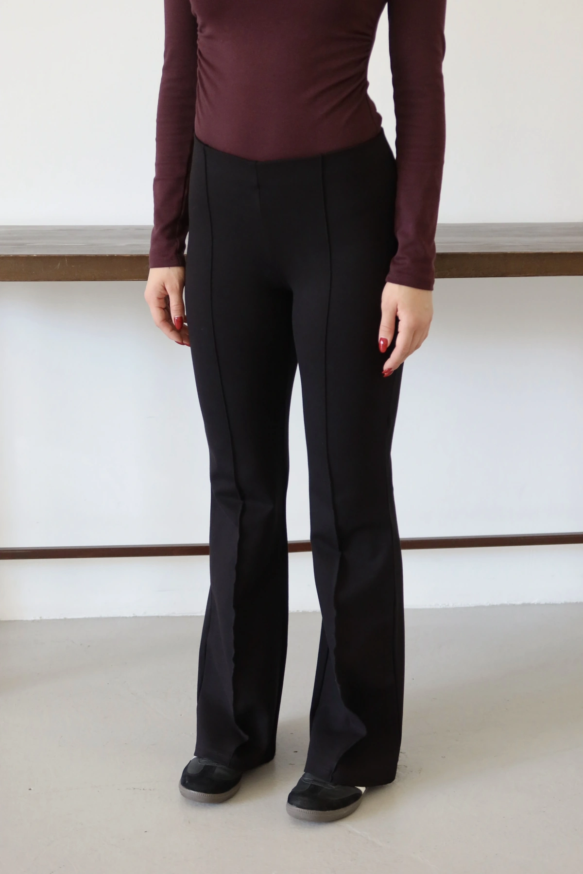 Önü Dikişli Pantolon Siyah