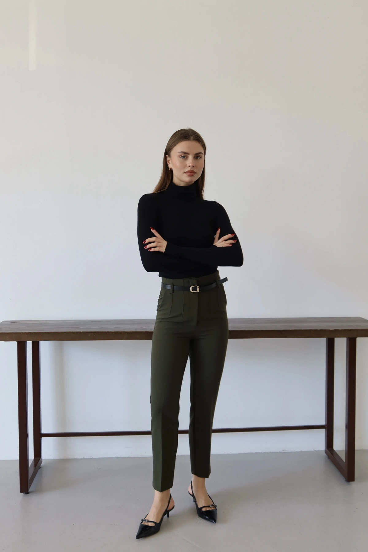 Önü Flotalı Kemerli Pantolon Haki