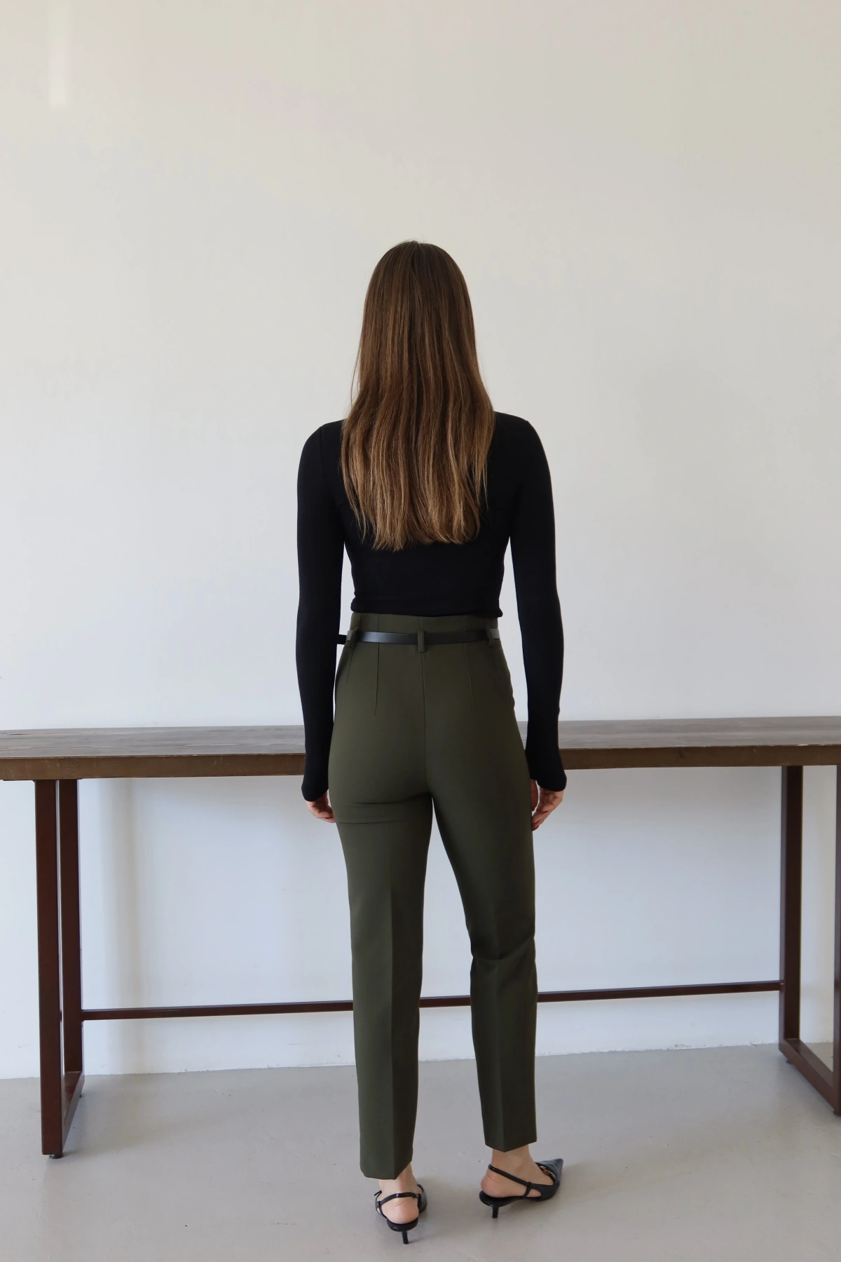 Önü Flotalı Kemerli Pantolon Haki