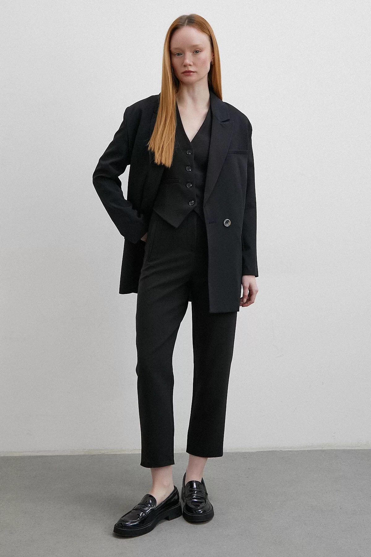 Önü Pensli Skinny Kumaş Pantolon Siyah