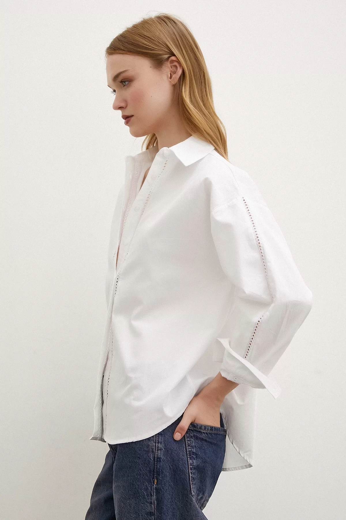 Önü Ve Kolu Dantel Detaylı Gömlek Beyaz