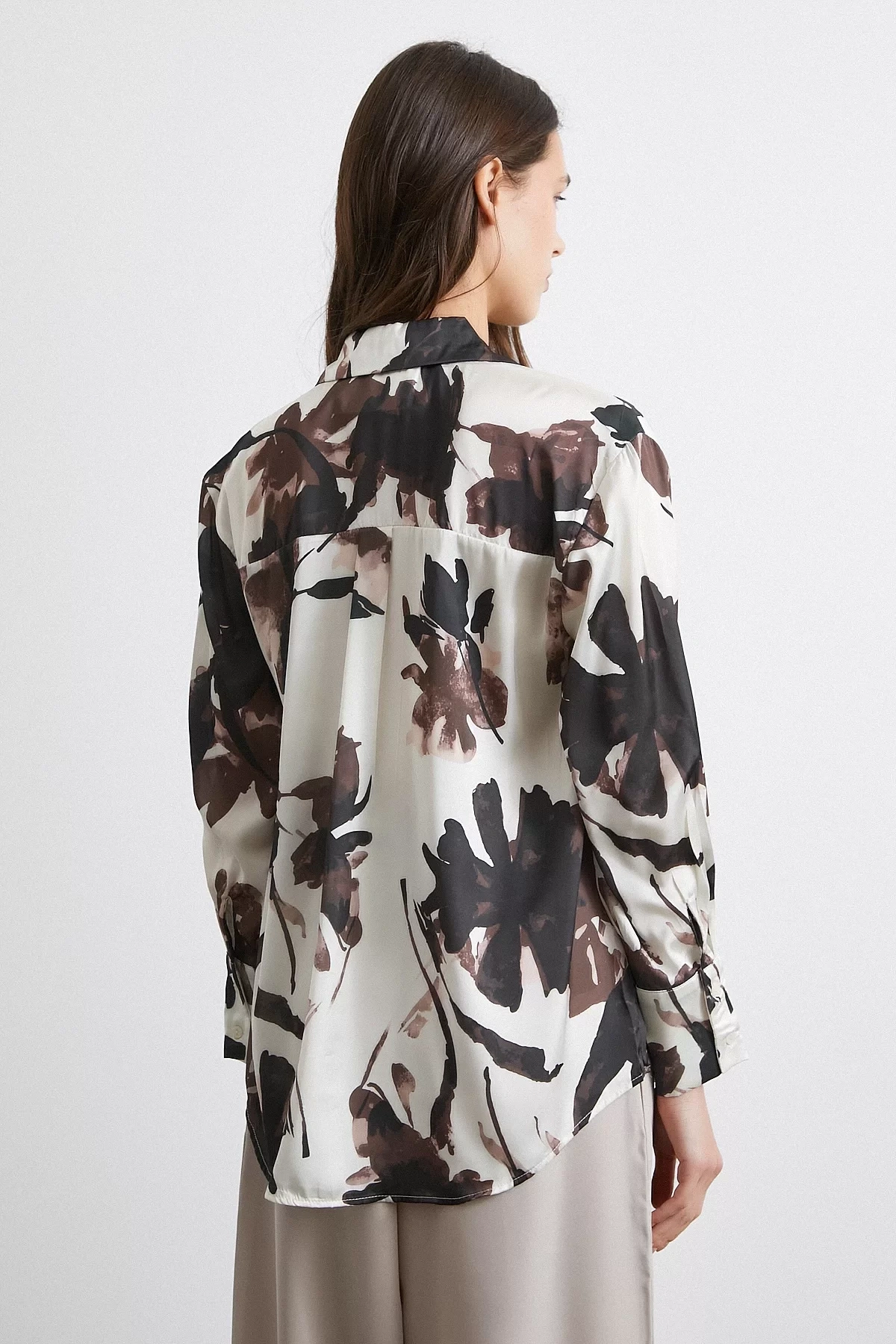 Saten Yüzeyli Desenli Gömlek Kahve