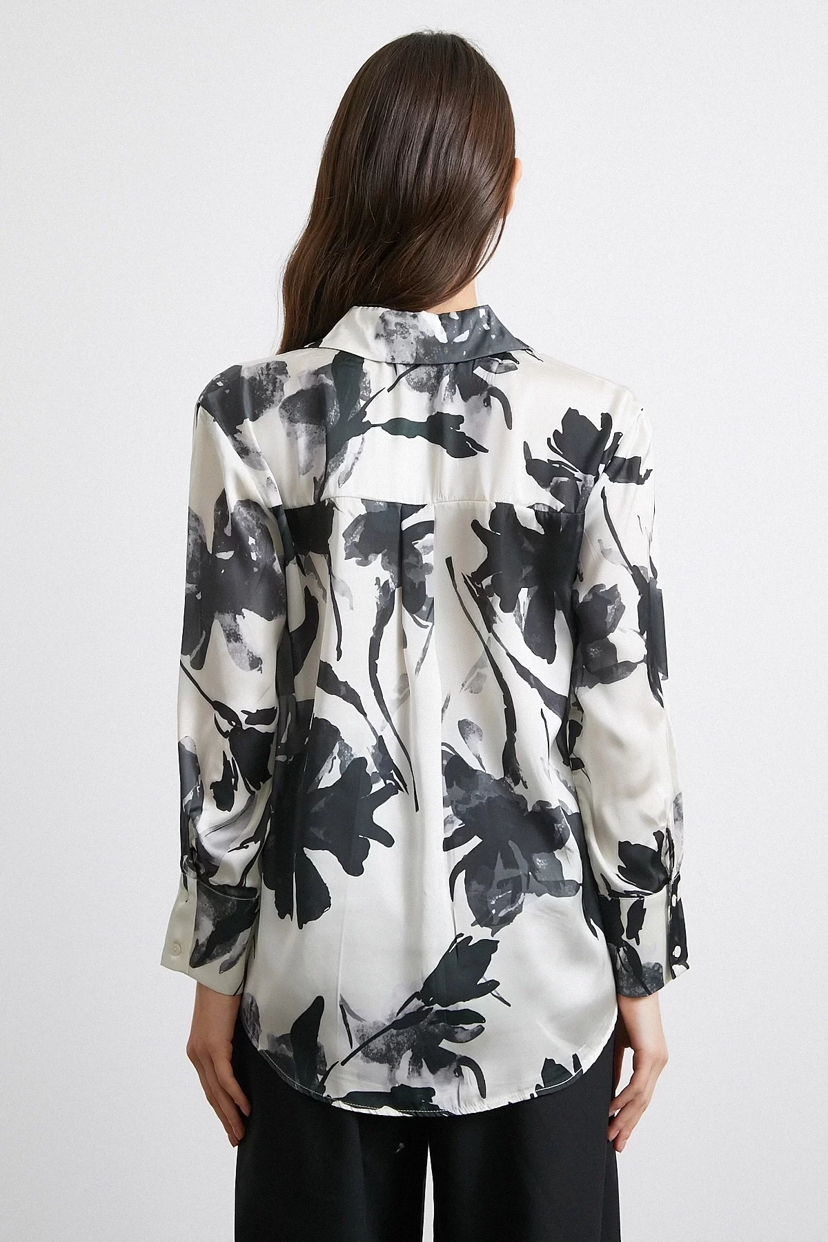 Saten Yüzeyli Desenli Gömlek Siyah