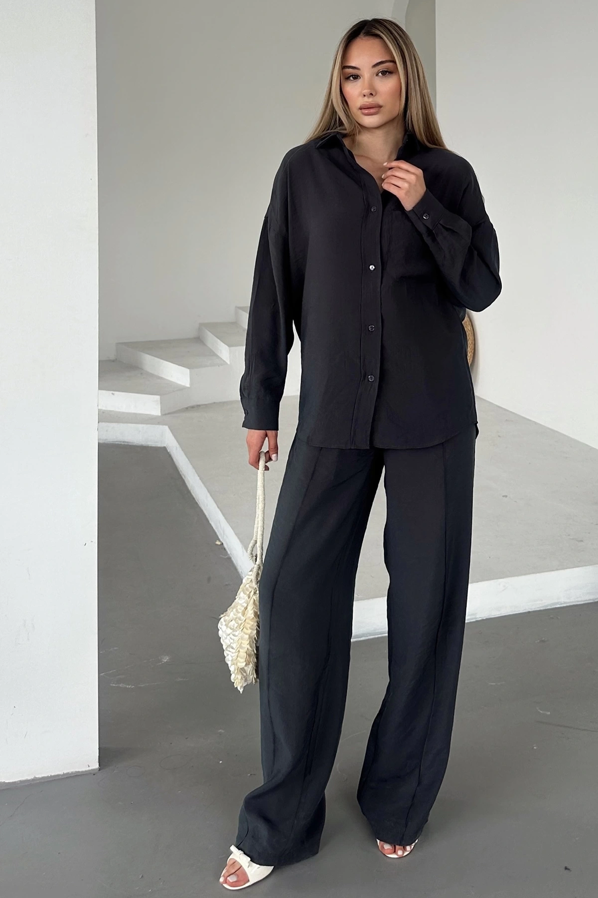 Rahat Kesim Cepli Gömlek Siyah