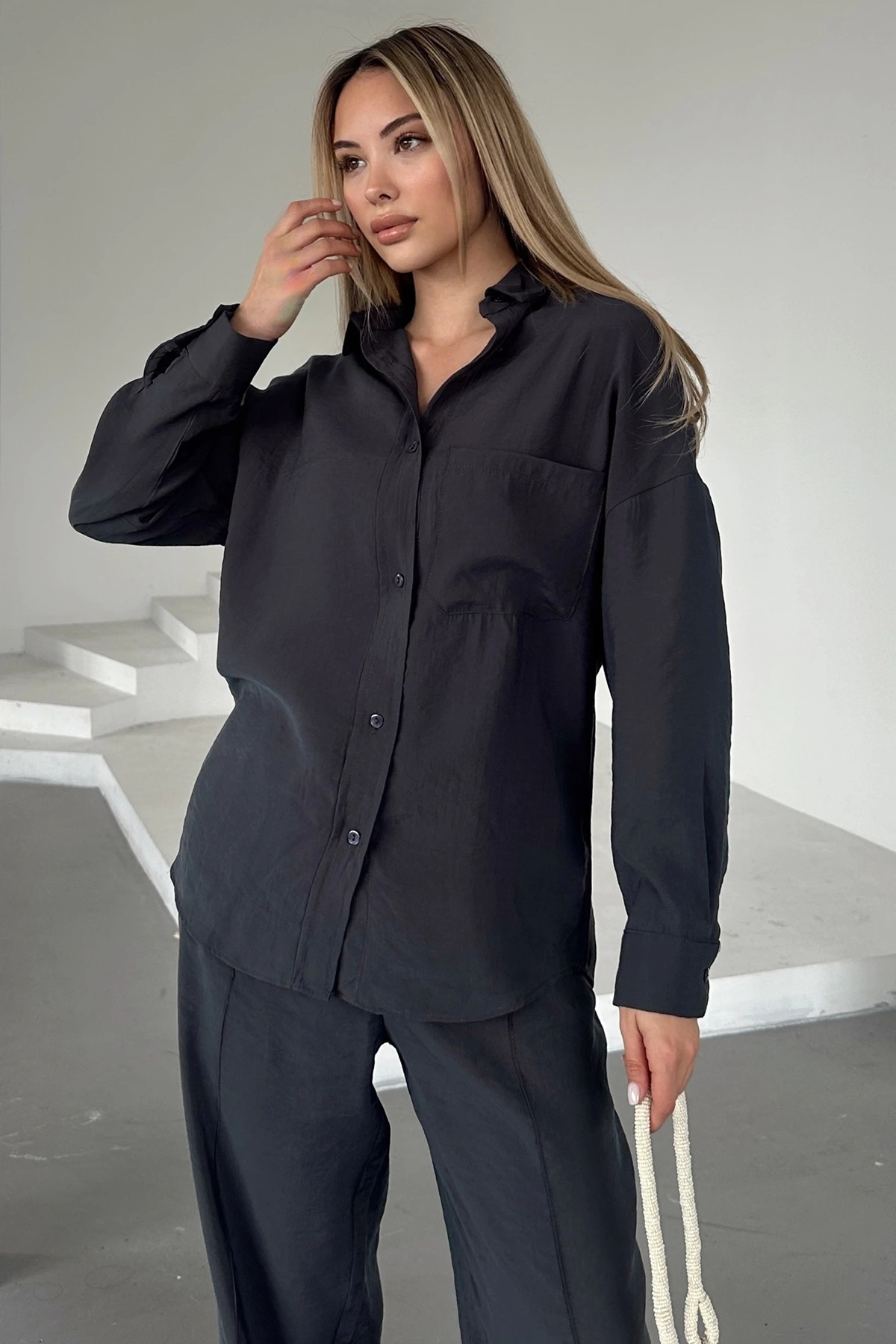 Rahat Kesim Cepli Gömlek Siyah