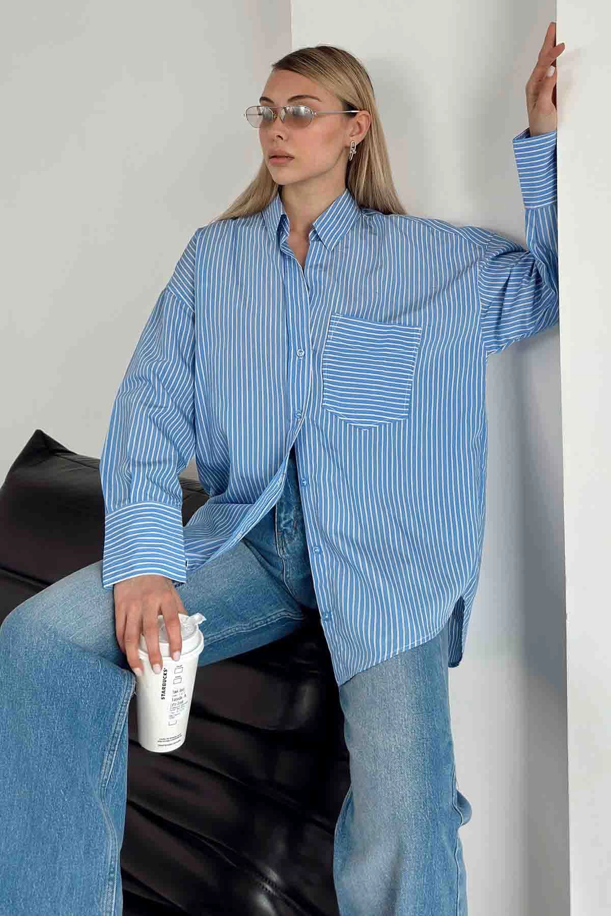 V Yaka Çizgili Gömlek Mavi