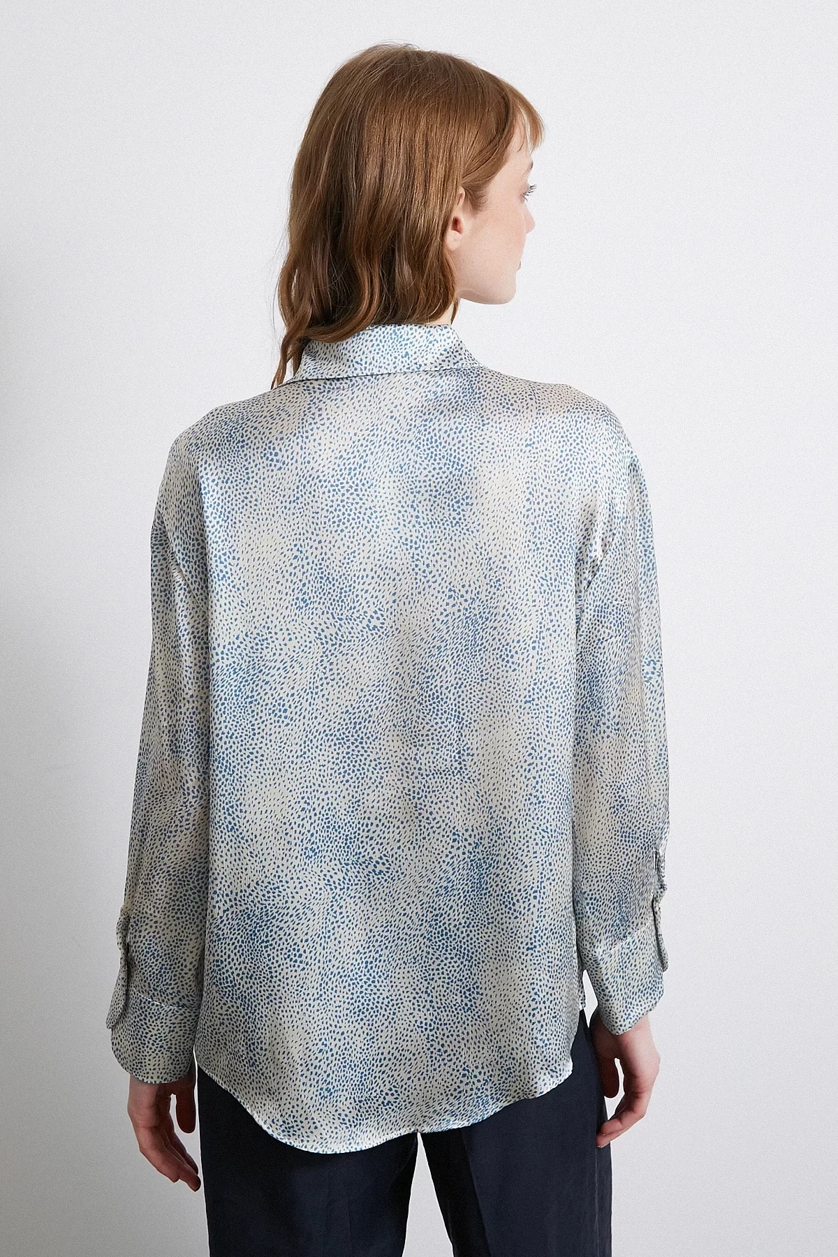 V Yaka Desenli Saten Gömlek Mavi