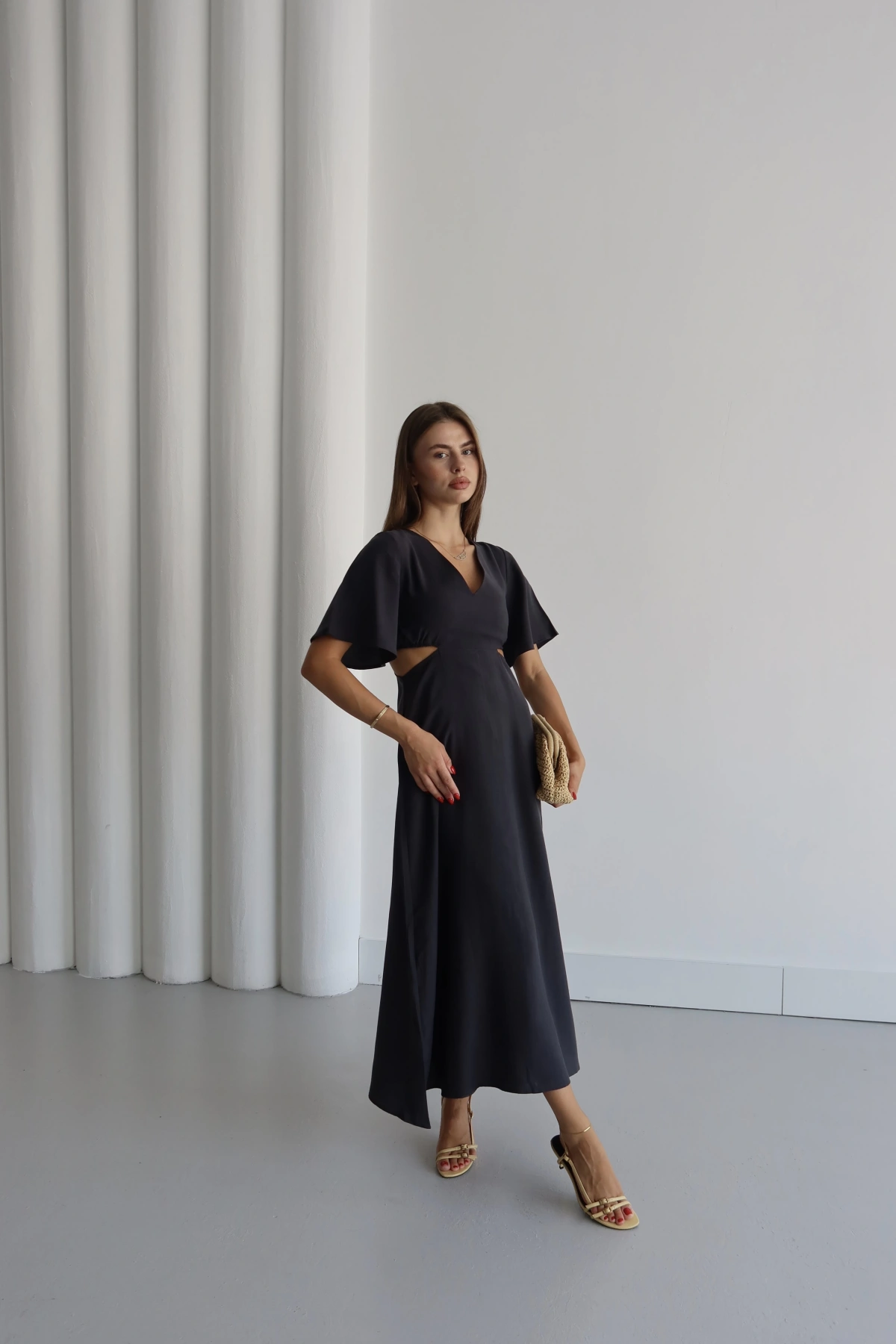 V Yaka Yan Dekolteli Elbise