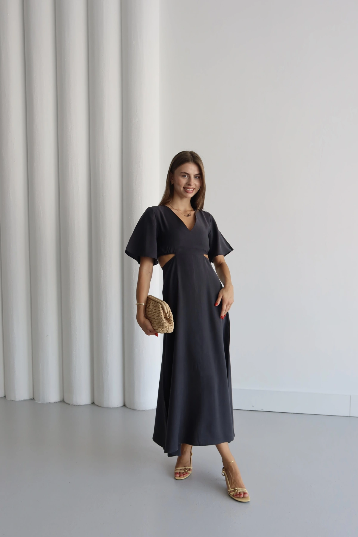 V Yaka Yan Dekolteli Elbise