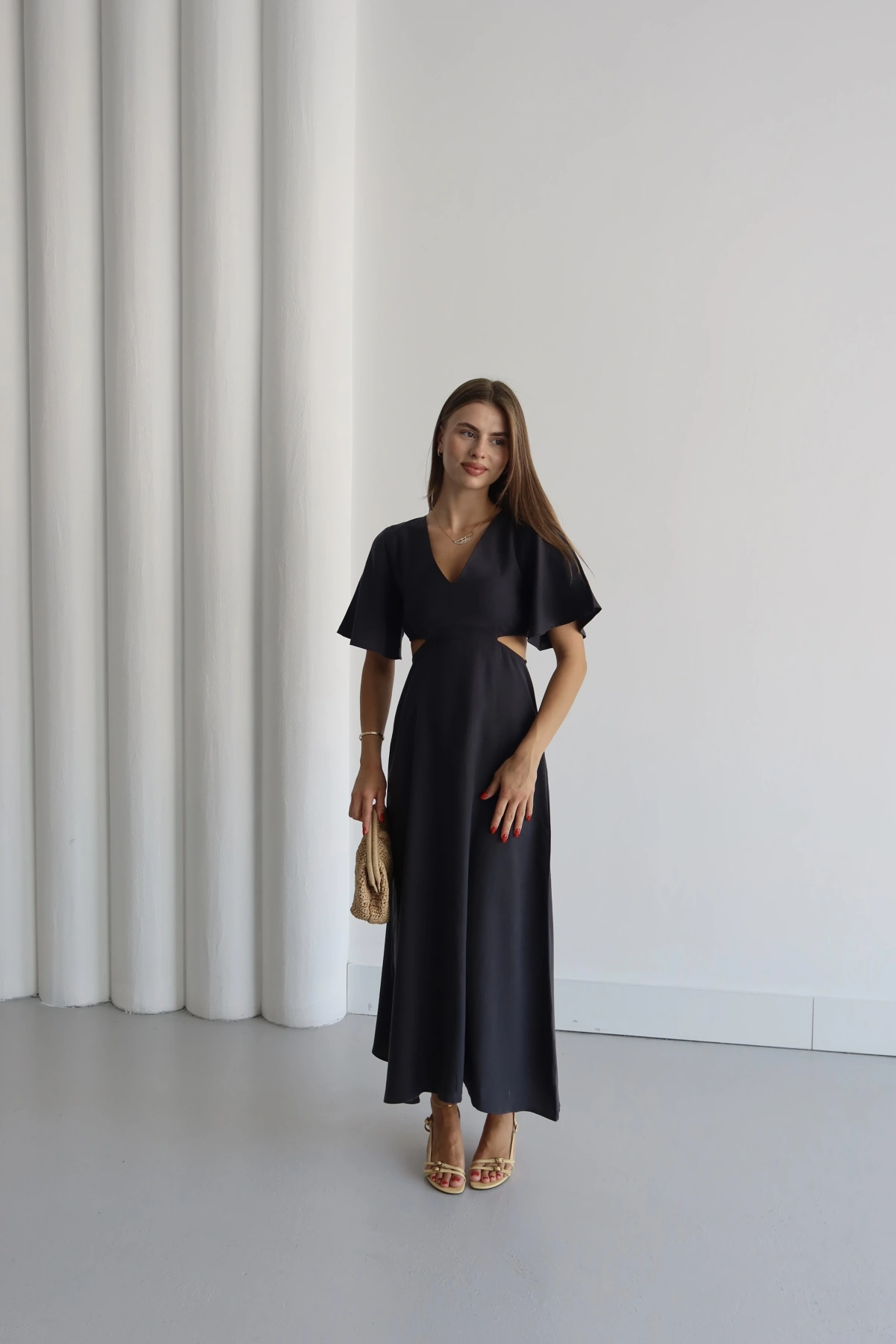 V Yaka Yan Dekolteli Elbise