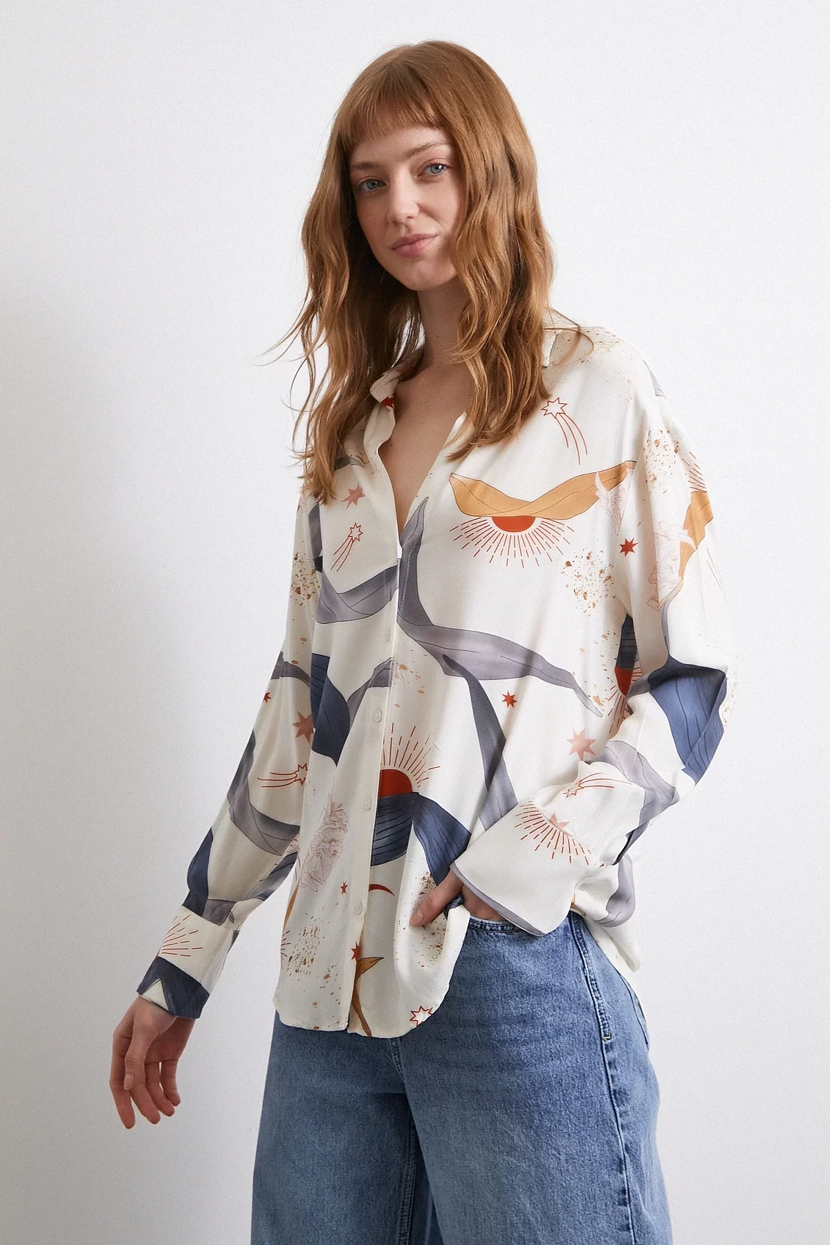 V Yakalı Desenli Gömlek Ekru