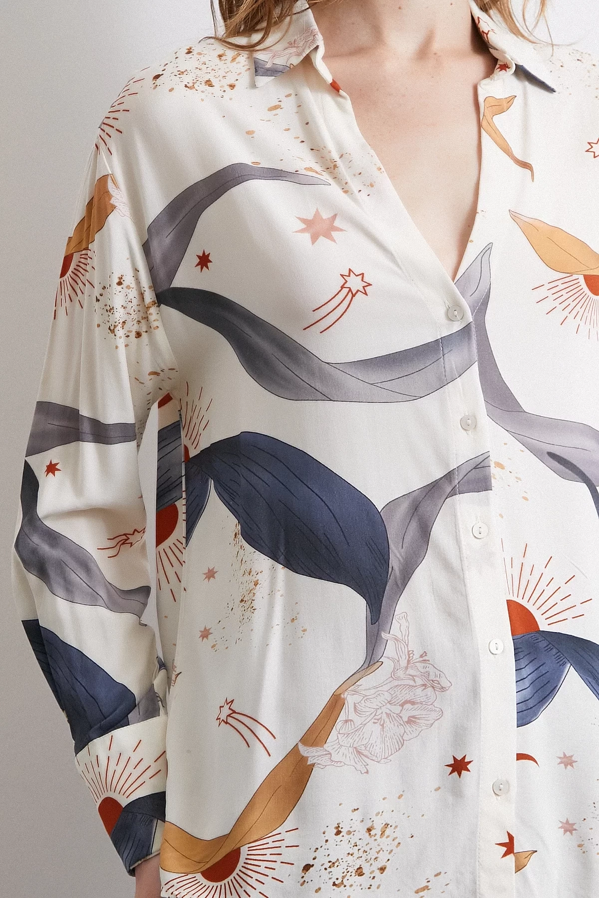 V Yakalı Desenli Gömlek Ekru