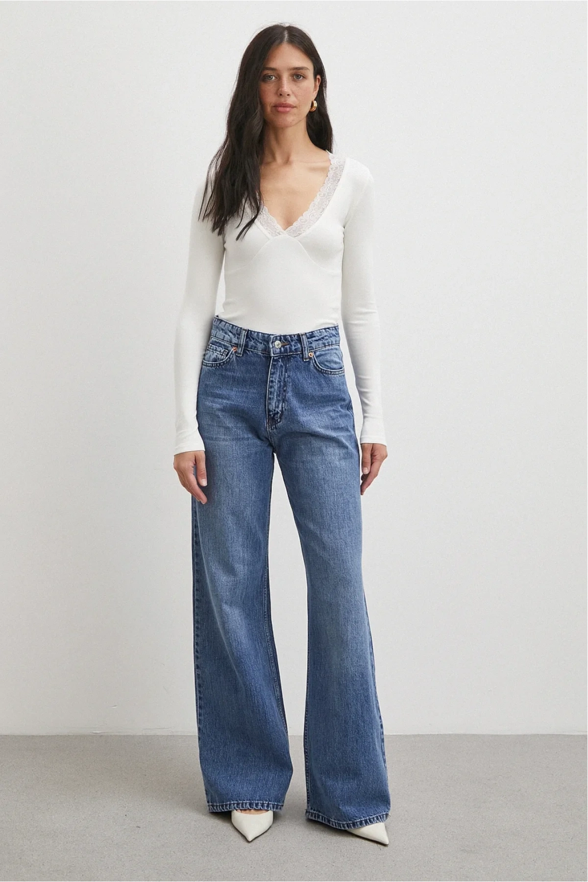 Yakası Dantelli T-shırt Beyaz