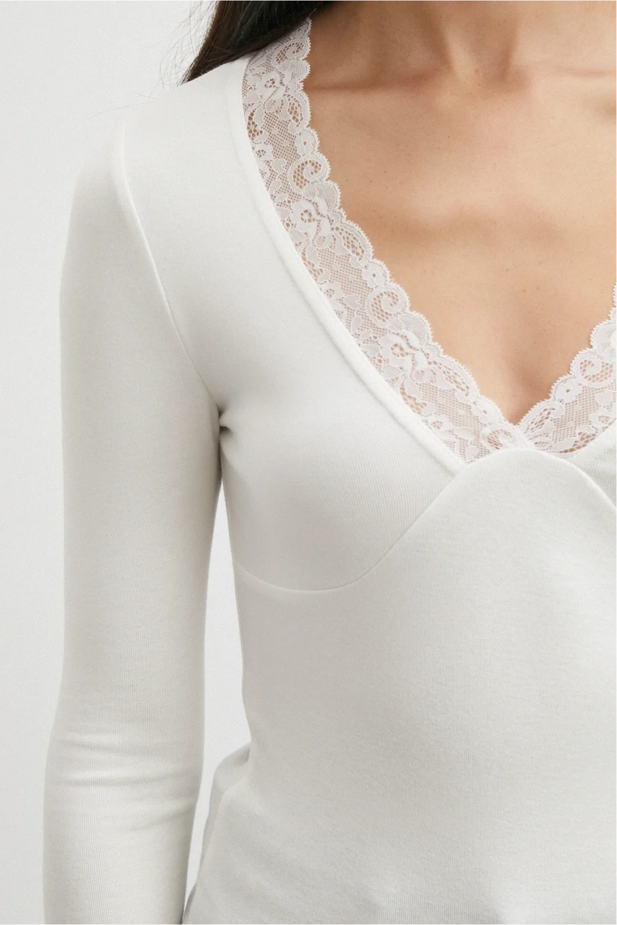 Yakası Dantelli T-shırt Beyaz