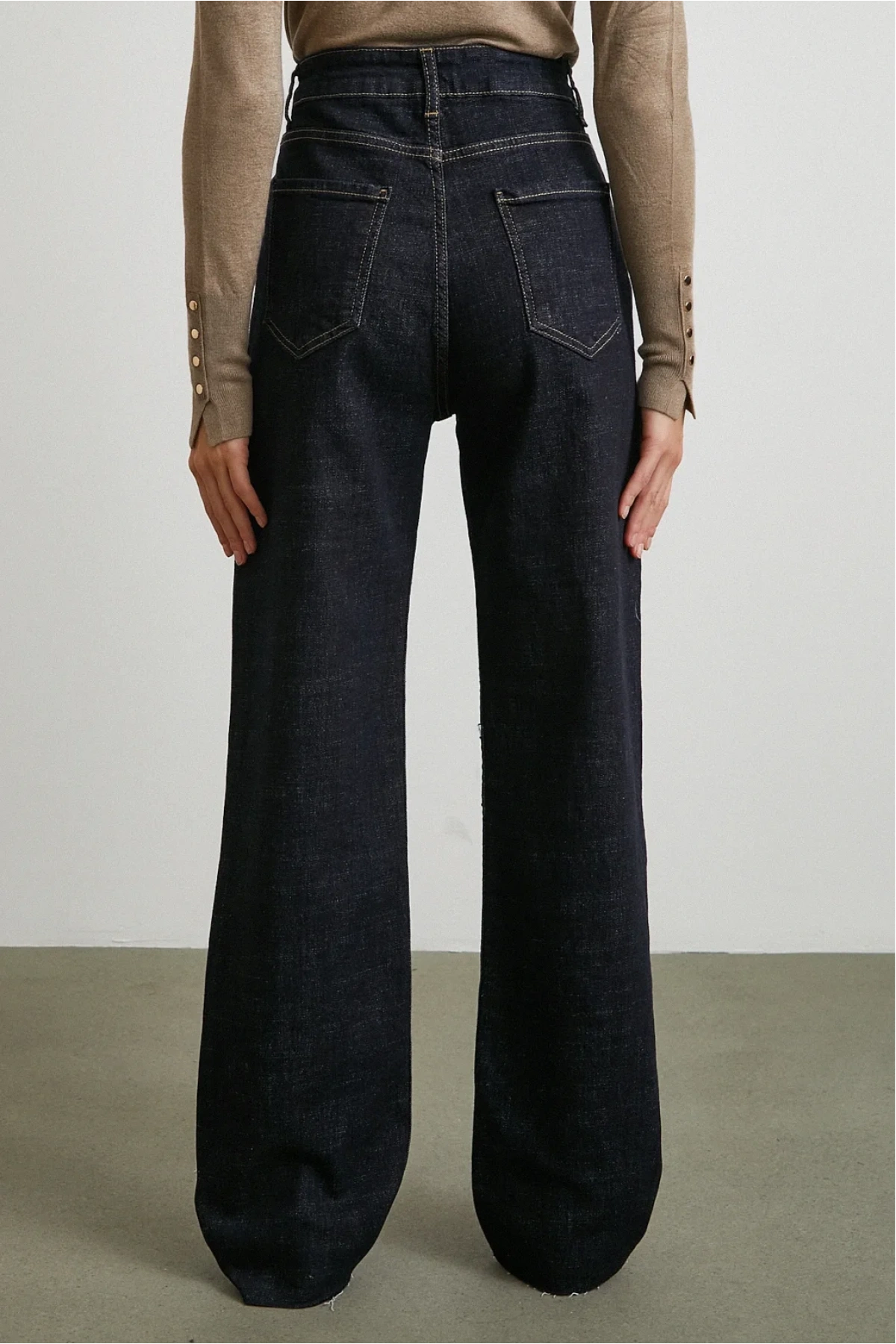 Yüksek Bel Kesik Boru Paça Jean Lacivert