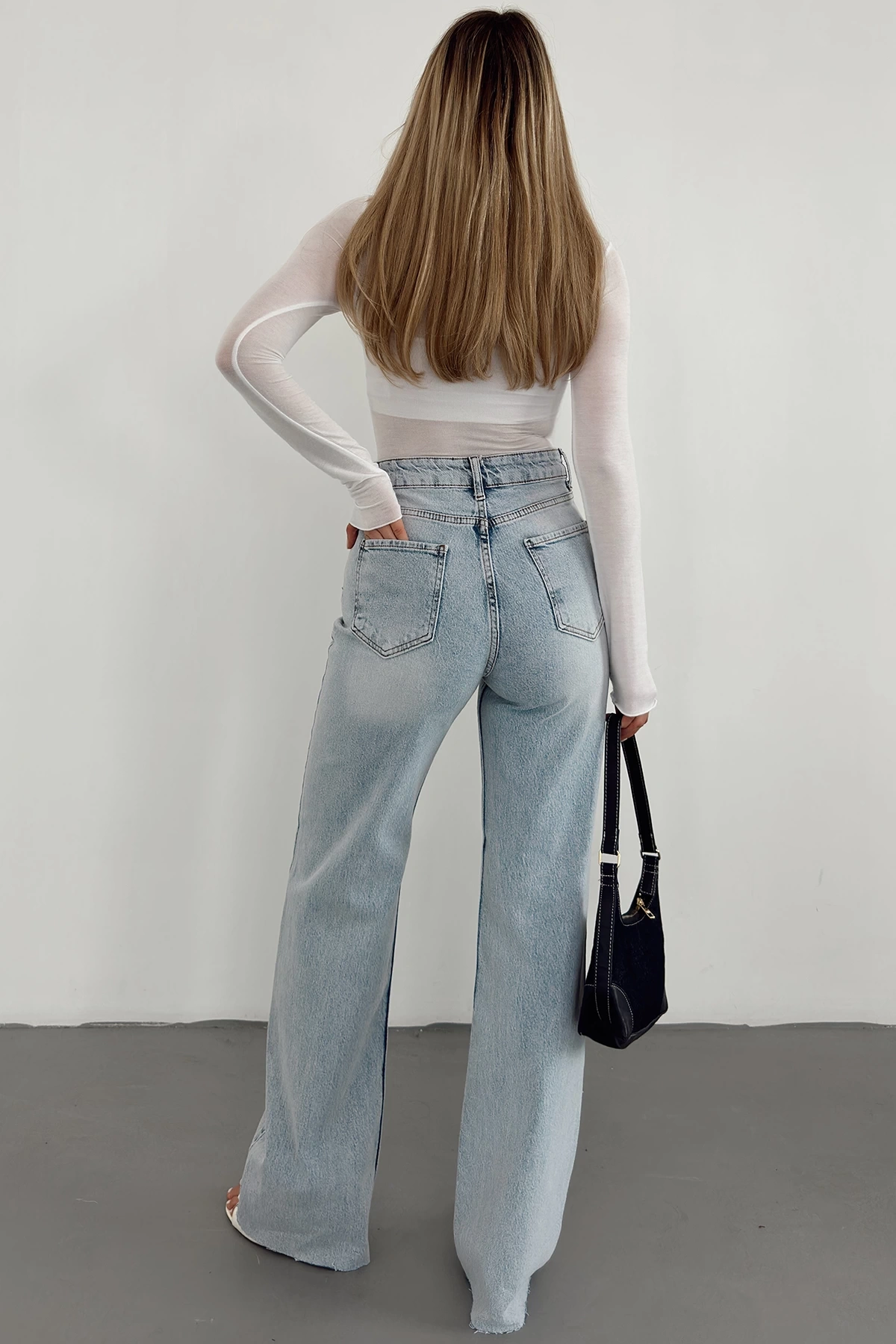 Yüksek Bel Kesik Paça Jean