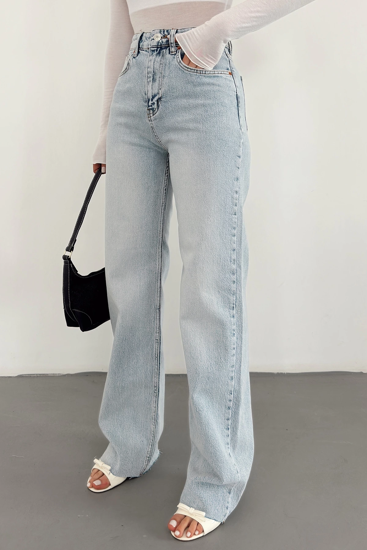 Yüksek Bel Kesik Paça Jean