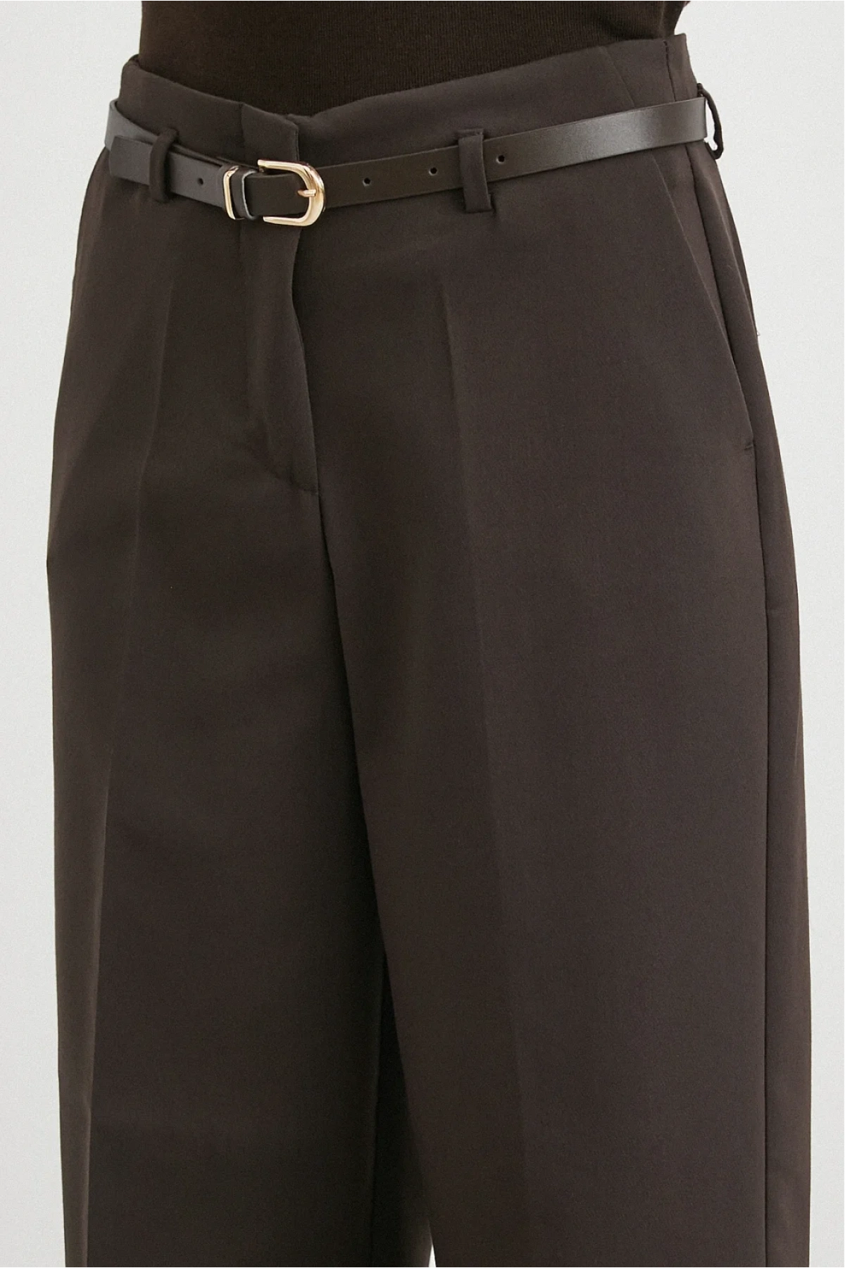 Yüksek Bel Paça Detaylı Kemerli Pantolon Kahve