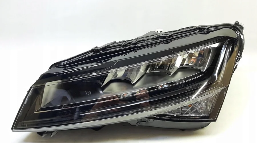 ÖN FAR LED ( ORJ ) SOL SUPERB 2019-