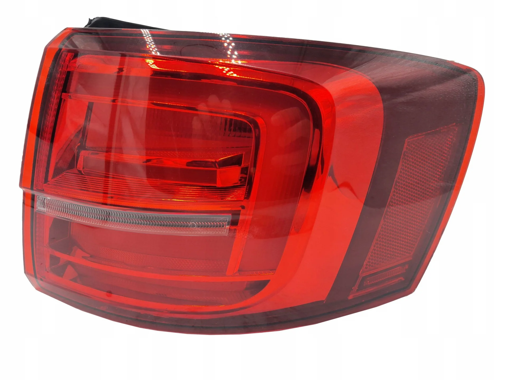 STOP LAMBASI DIŞ SAĞ (LEDLİ) JETTA 2015-
