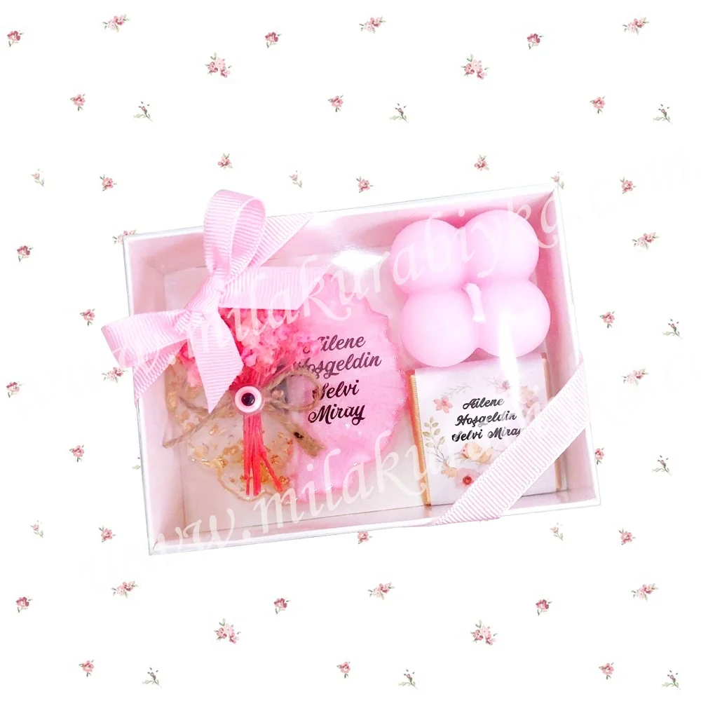 Kişiye Özel Kız Bebek Hediyelik - Epoksi Magnet - Bubble Mum ve Çikolata Seti
