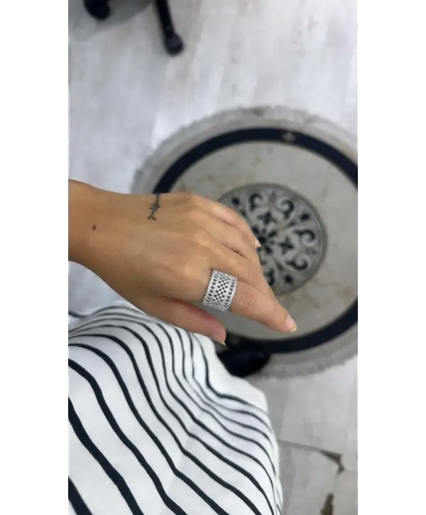 925 Ayar Gümüş Baget Taş Geçişli Silver Yüzük