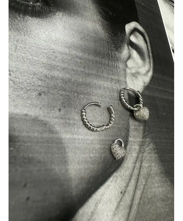 925 Ayar Gümüş Taşlı Kalp Sallantılı Halka Küpe