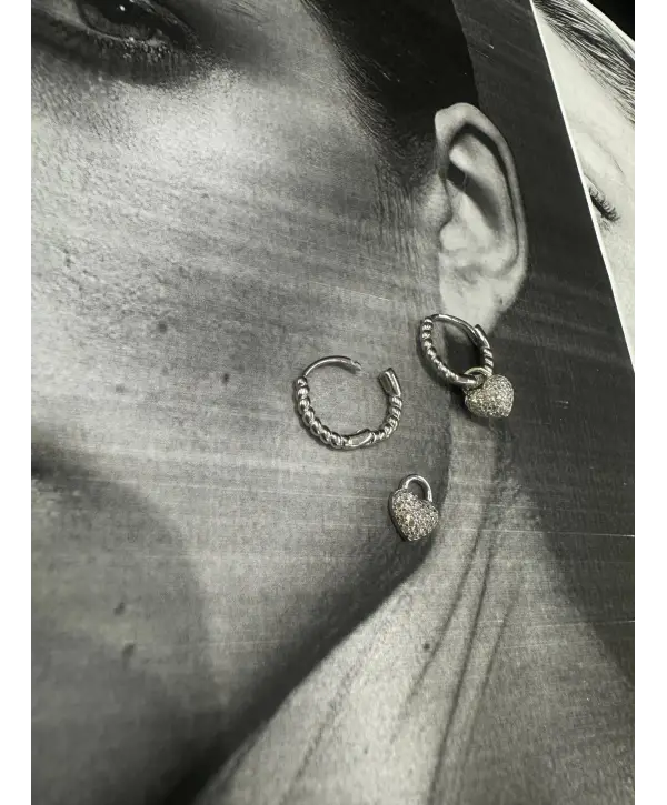 925 Ayar Gümüş Taşlı Kalp Sallantılı Halka Küpe