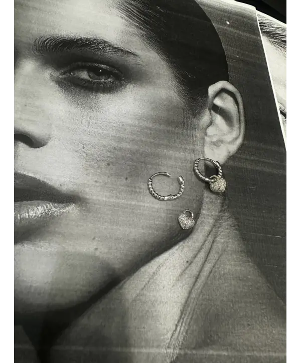 925 Ayar Gümüş Taşlı Kalp Sallantılı Halka Küpe