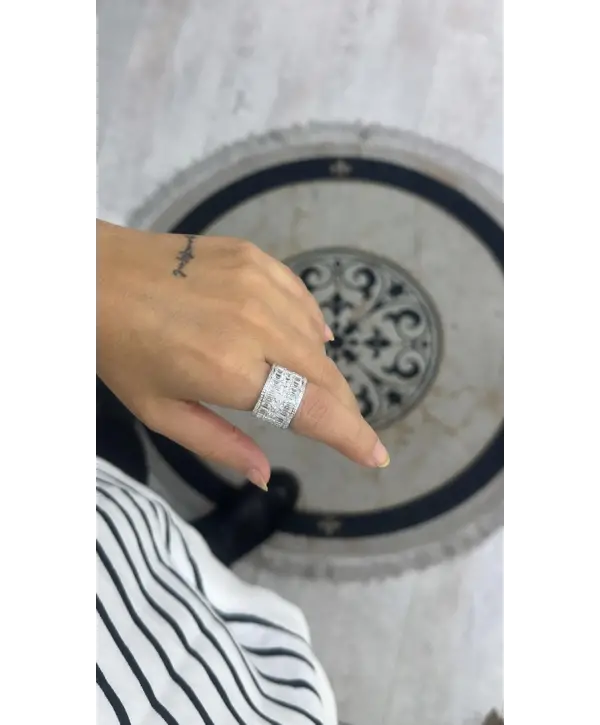 925 Ayar Gümüş Baget Taşlı İthal Yüzük