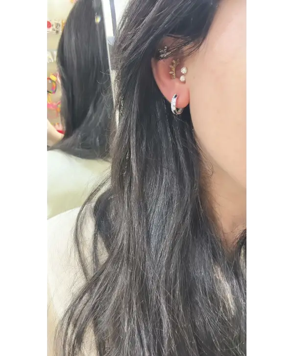 925 Ayar Gümüş Halka Kenarları Taşlı Küpe