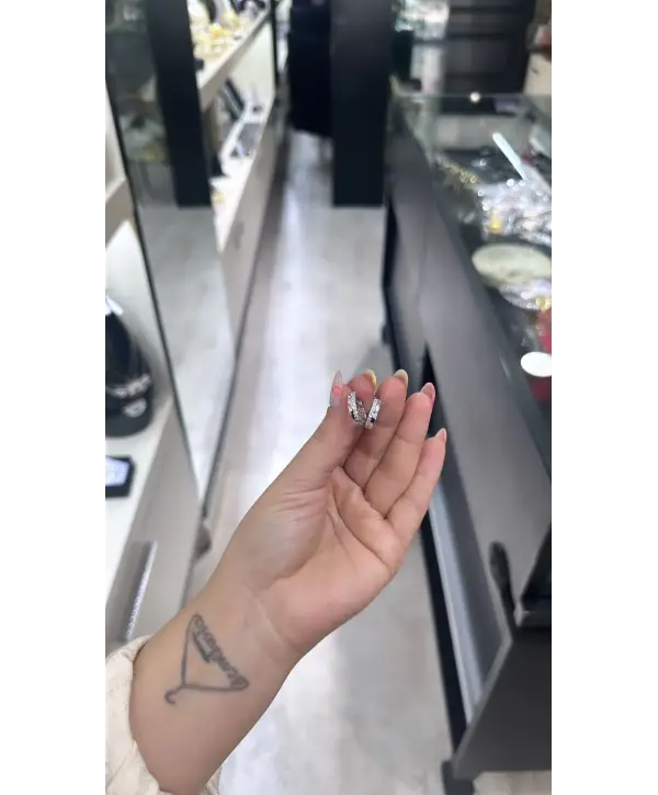 925 Ayar Gümüş Halka Kenarları Taşlı Küpe