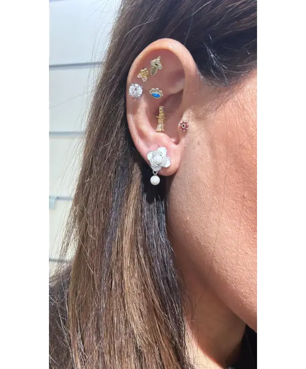 925 Ayar Gümüş İnci Detayli Çiçek Model Küpe