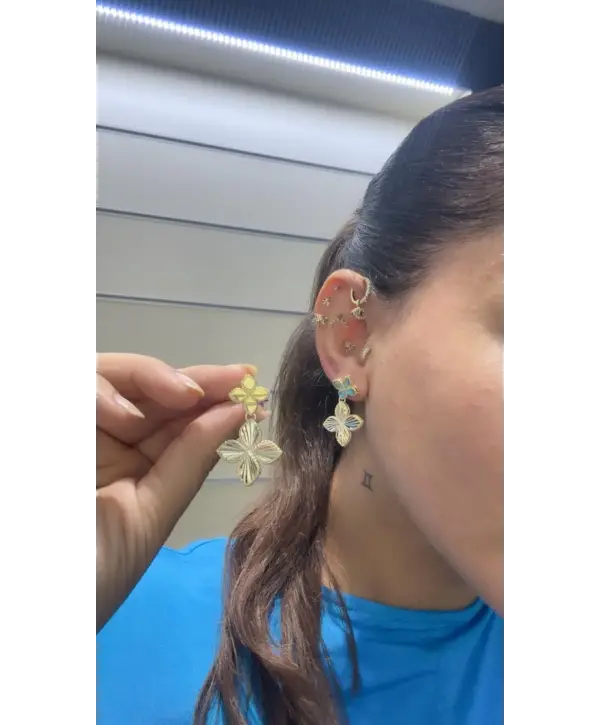 925 Ayar Gümüş Sallantılı Çiçek Model Küpe