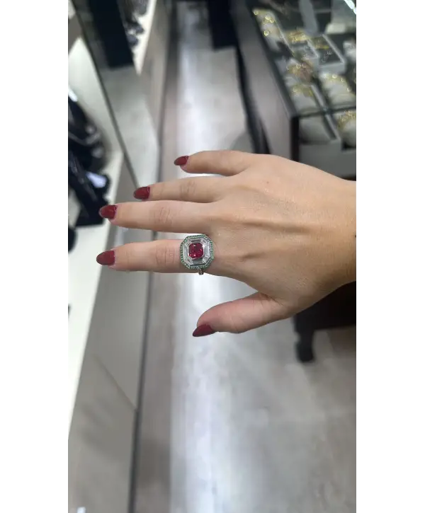 925 Ayar Gümüş Yakut Taş Yeşil Kenar Taşlı Yüzük