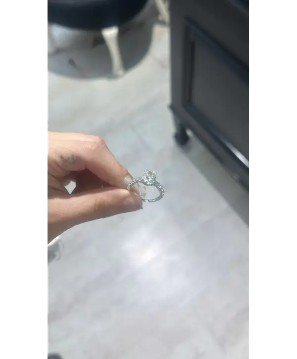 925 Ayar Gümüş Mozanit Taş Kenarları Sırataş İthal Vip Yüzük