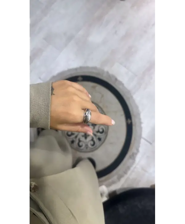 925 Ayar Gümüş Bombeli Taş Detay Yüzük